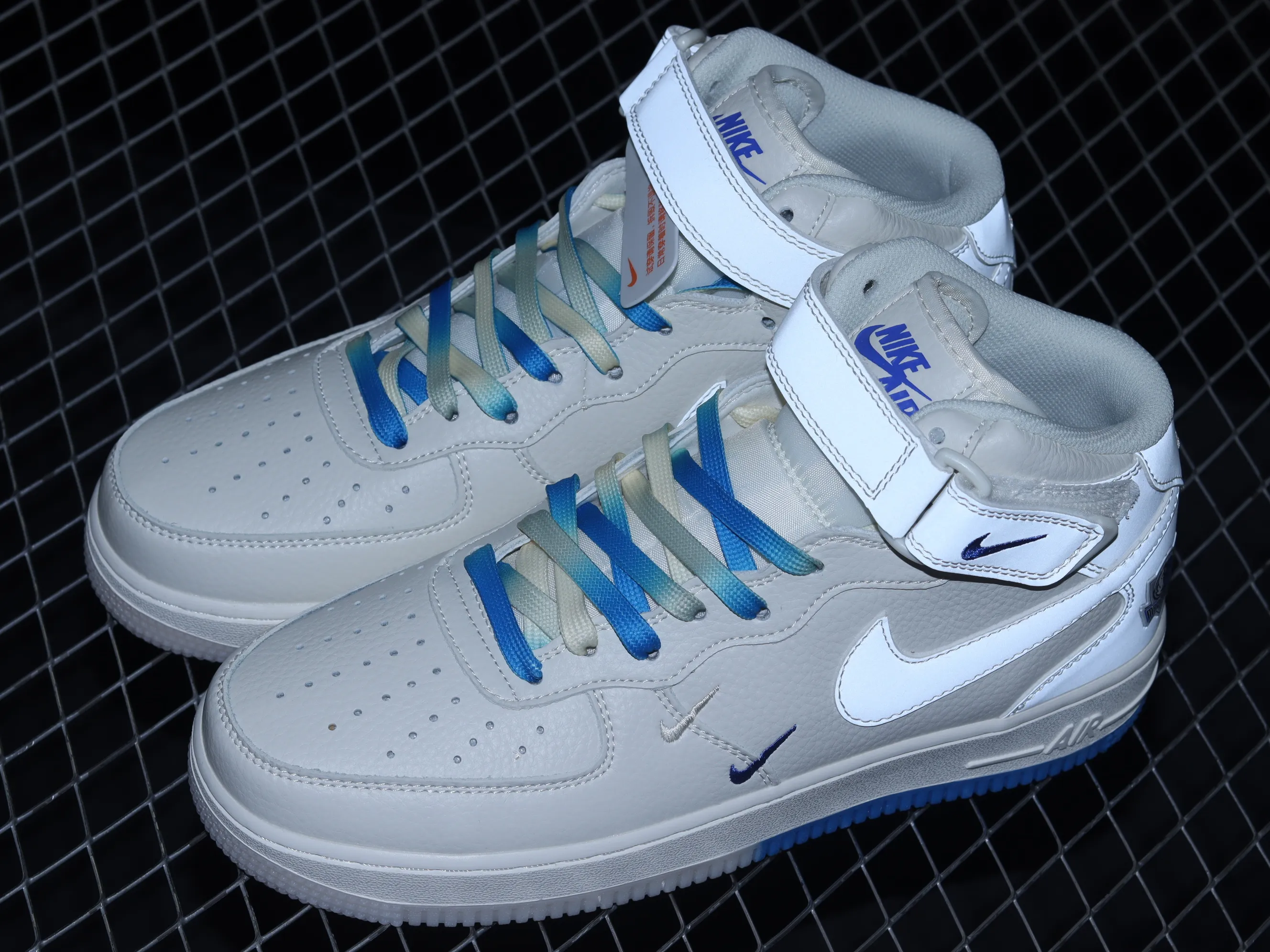 All categories Nk Air Force 1 Air Force series Nk Air Force 1 Mid Air Force mid-top Nk Air Force 1'07 Mid beige blue Dallas Mavericks city limited Air Force 1 mid-top sports and leisure sneakers DW5696-893